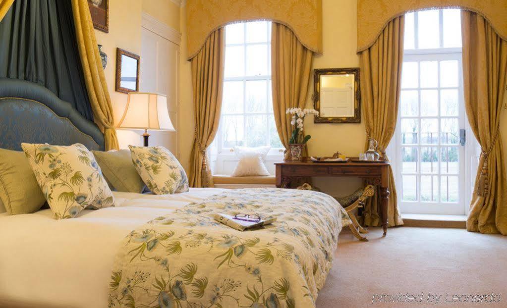 Champneys Henlow Bagian luar foto